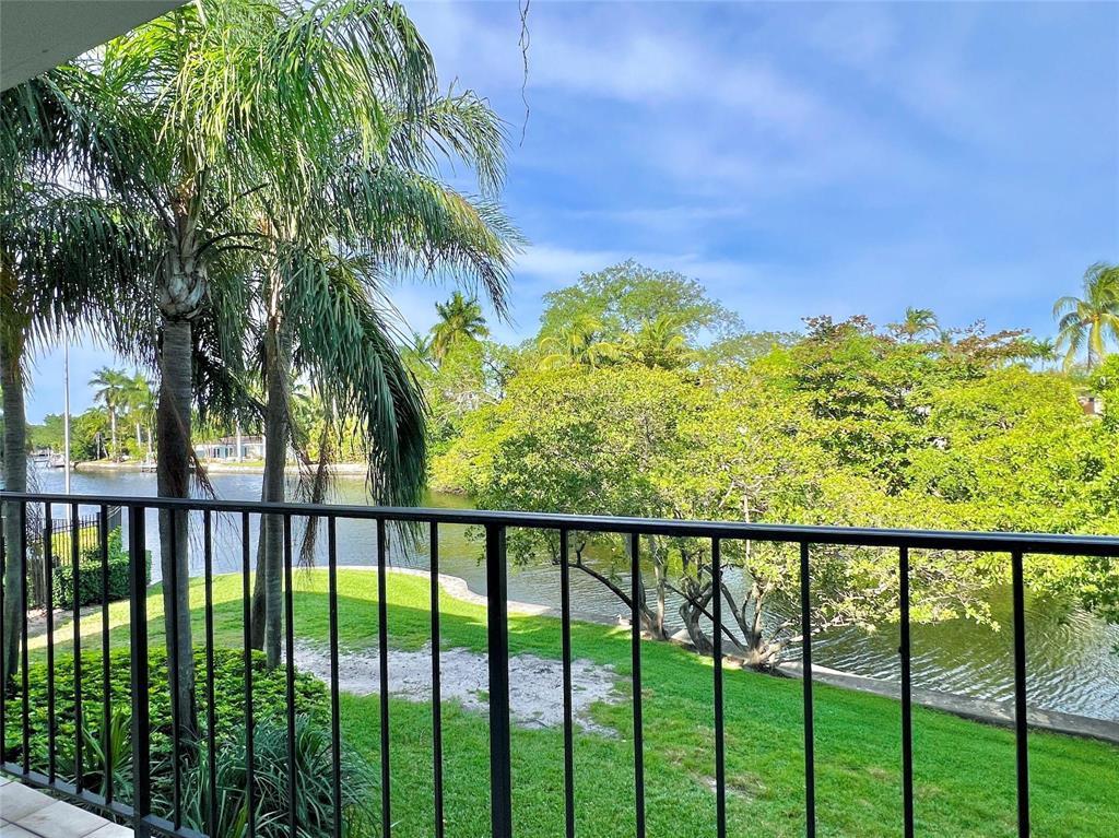 1785 N Andrews Square 202e