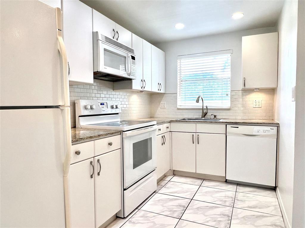 HIDDEN HARBOR CONDOMINIUM - Residential