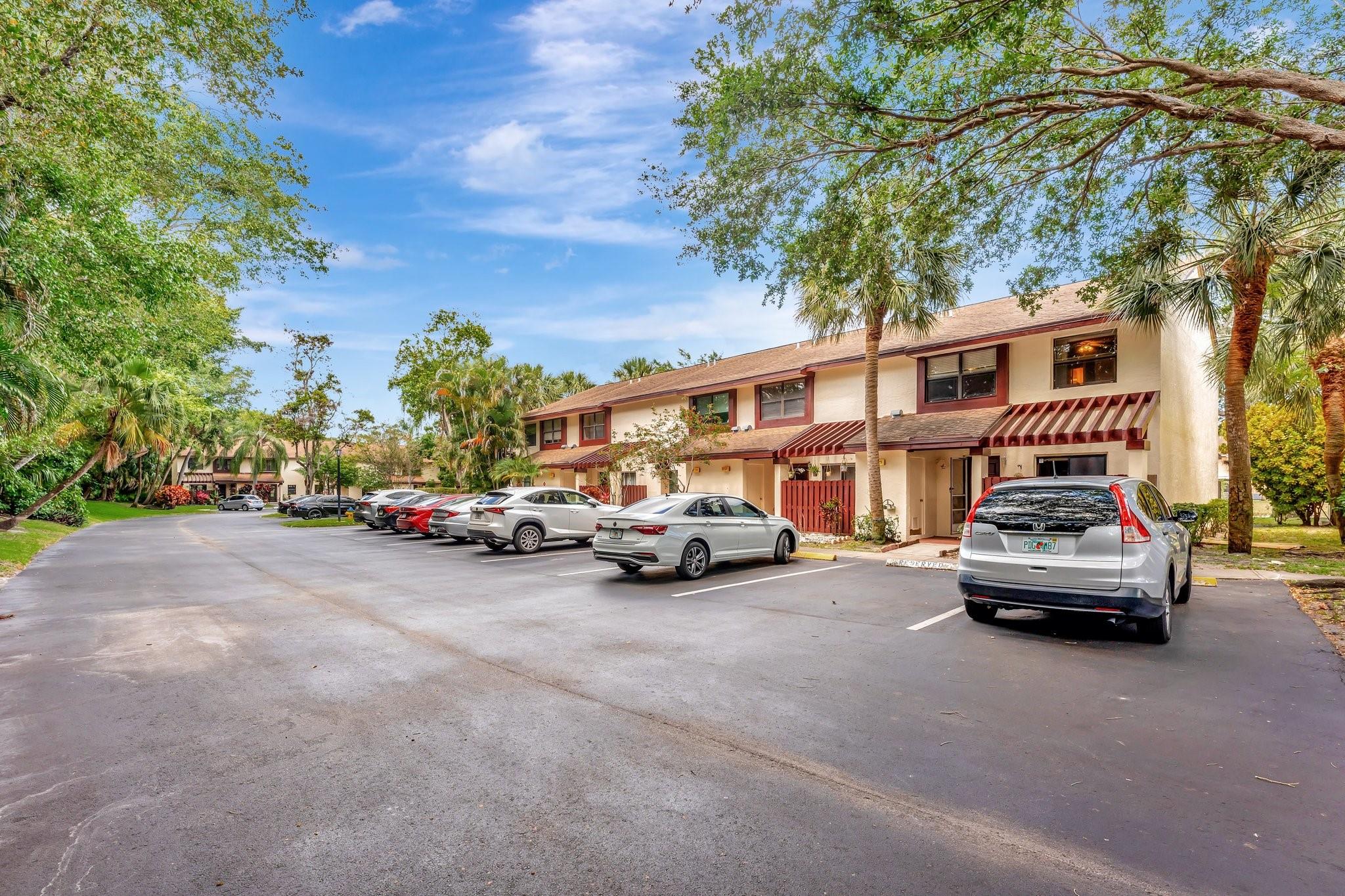 GOLDEN RAINTREE VI - Residential