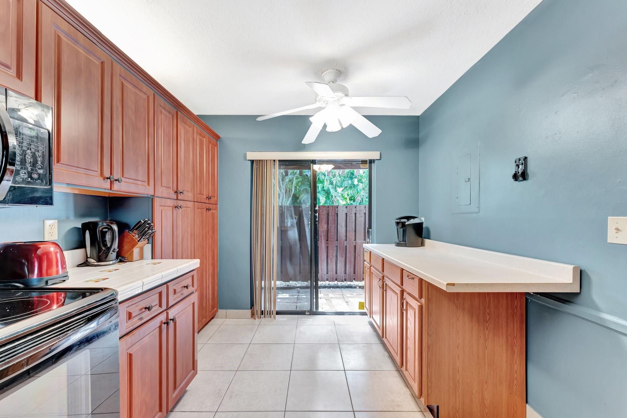 GOLDEN RAINTREE VI - Residential