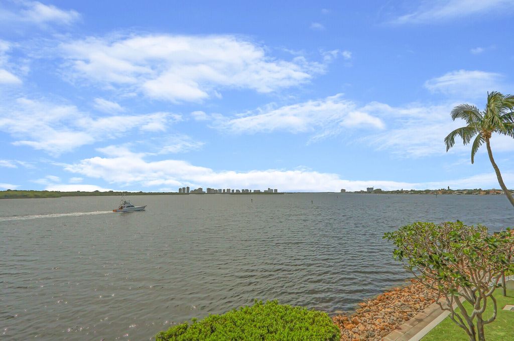 Photo of 100 Lakeshore Drive #L6, North Palm Beach, FL 33408 (MLS # R11018965)