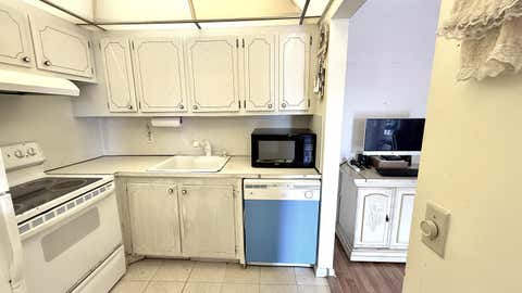 Tiny photo for 122 Oakridge I, Deerfield Beach, FL 33442 (MLS # R11159471)