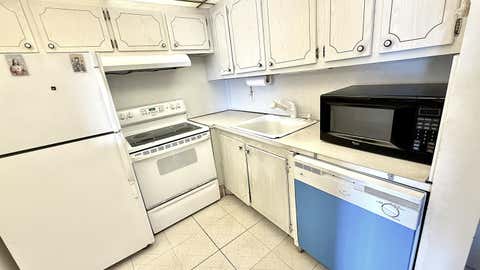 Tiny photo for 122 Oakridge I, Deerfield Beach, FL 33442 (MLS # R11159471)