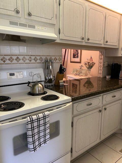 LAKE CLARKE GARDENS CONDO - Residential Lease