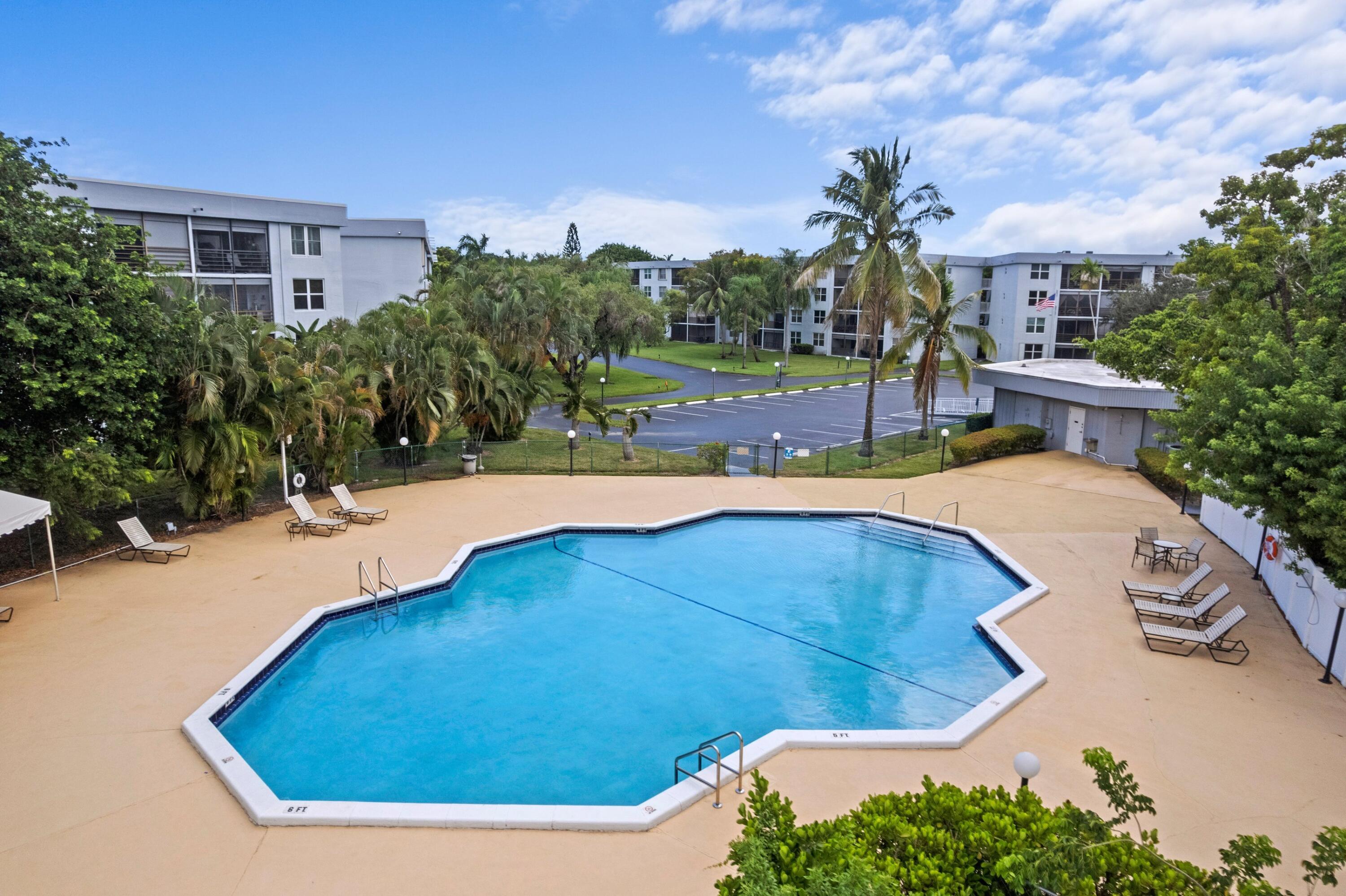 113 ROYAL PARK Drive 4A