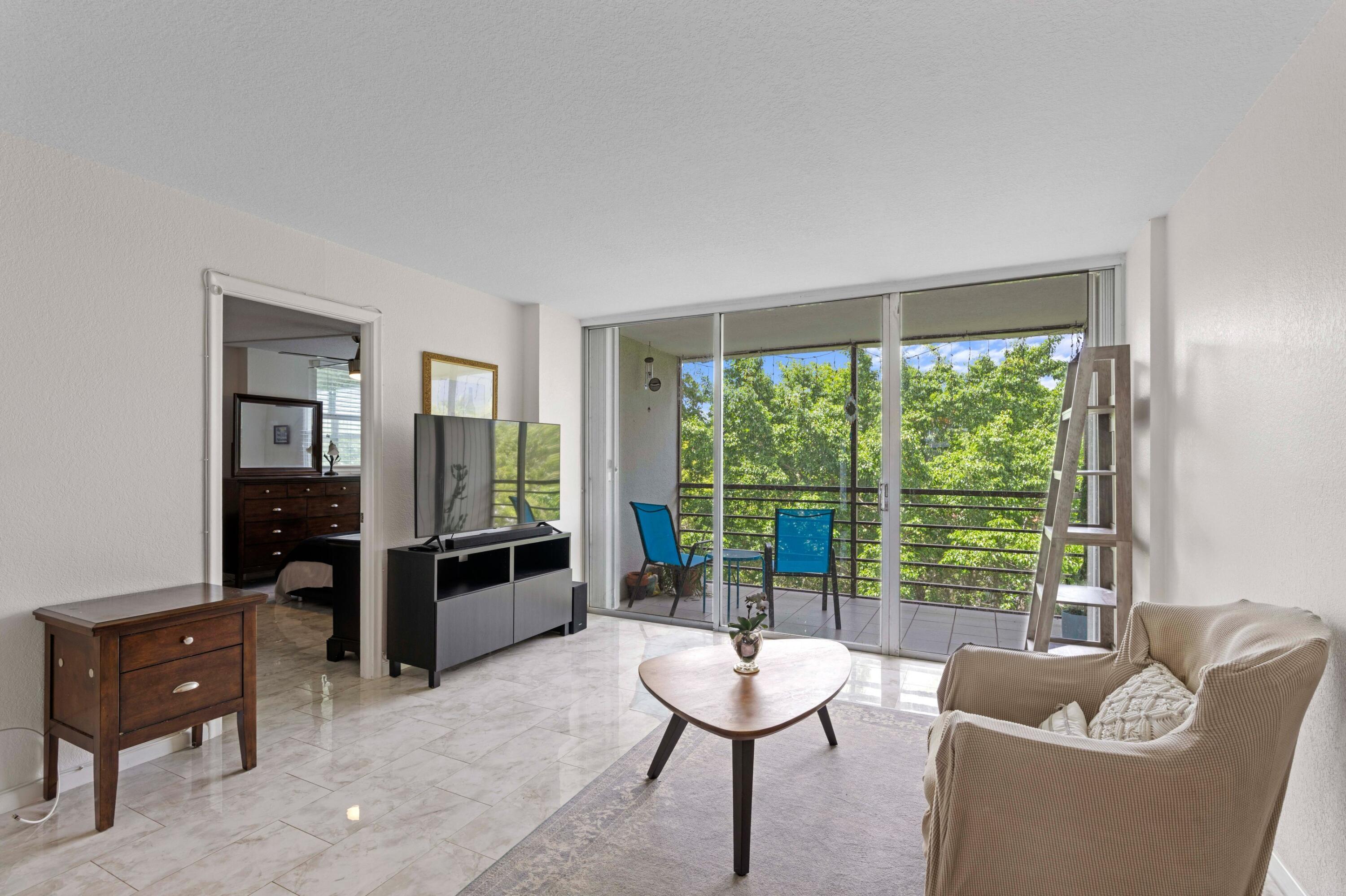 113 ROYAL PARK Drive 4A