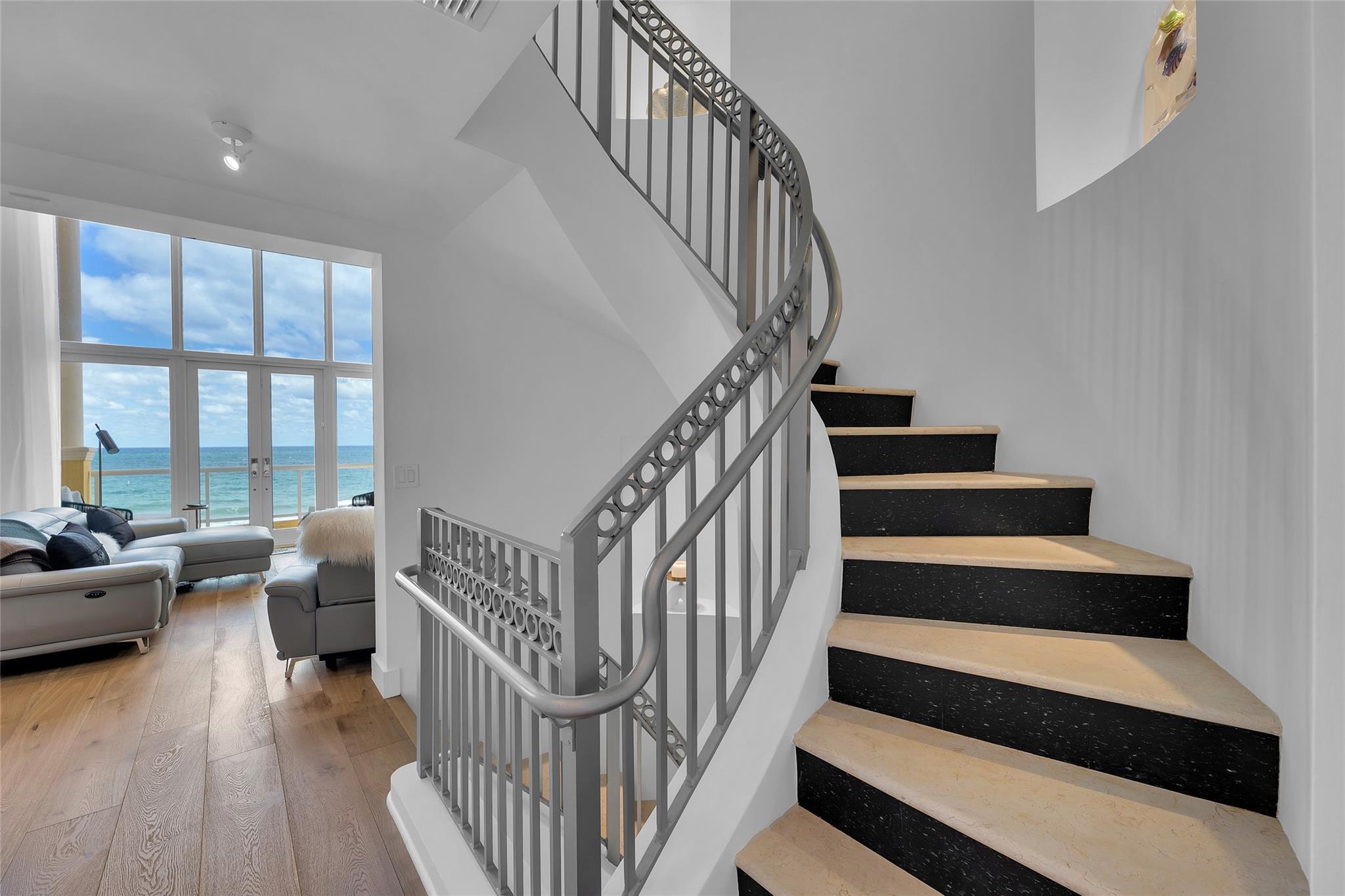 The Palms Townhouse Condo - Residential