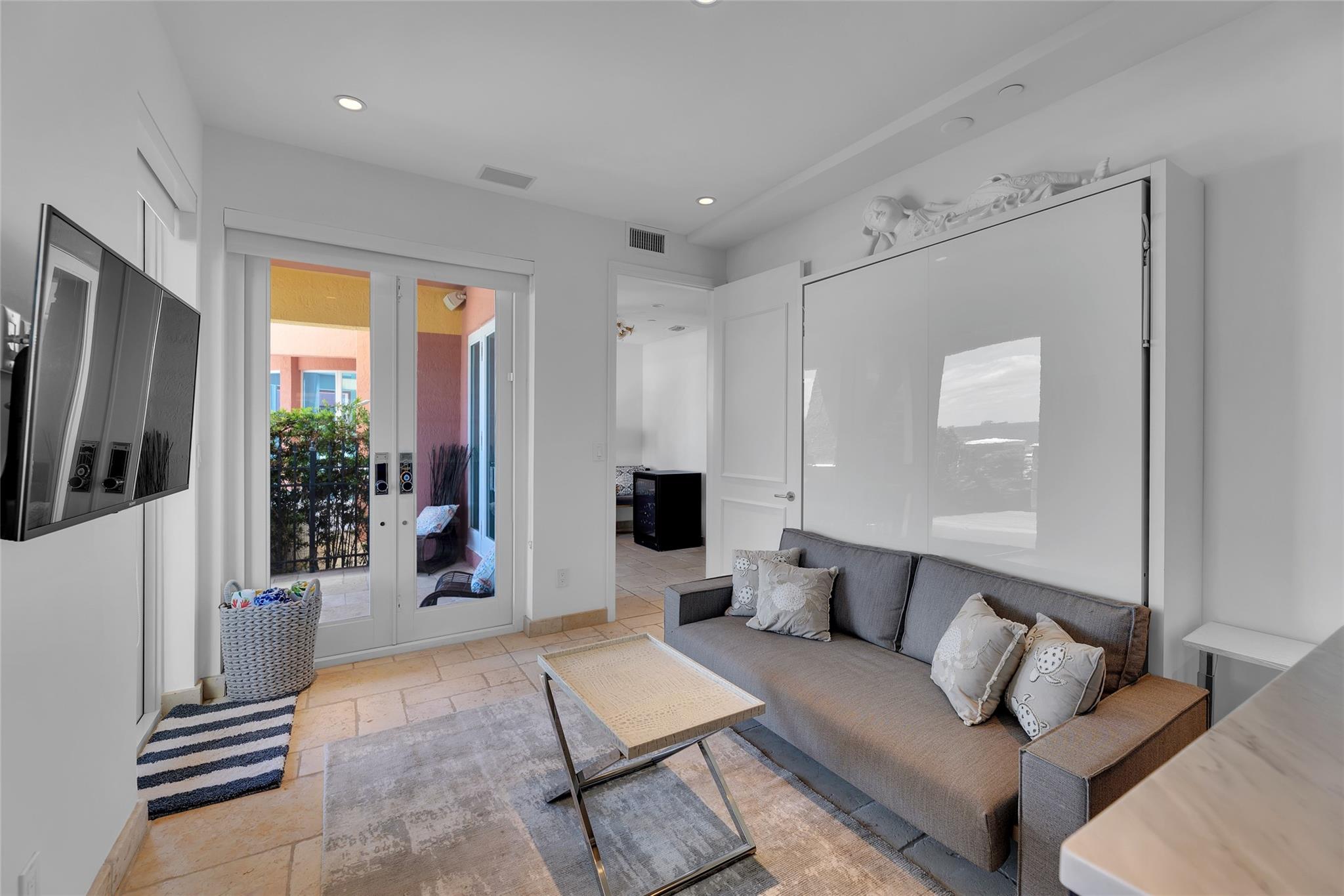 The Palms Townhouse Condo - Residential