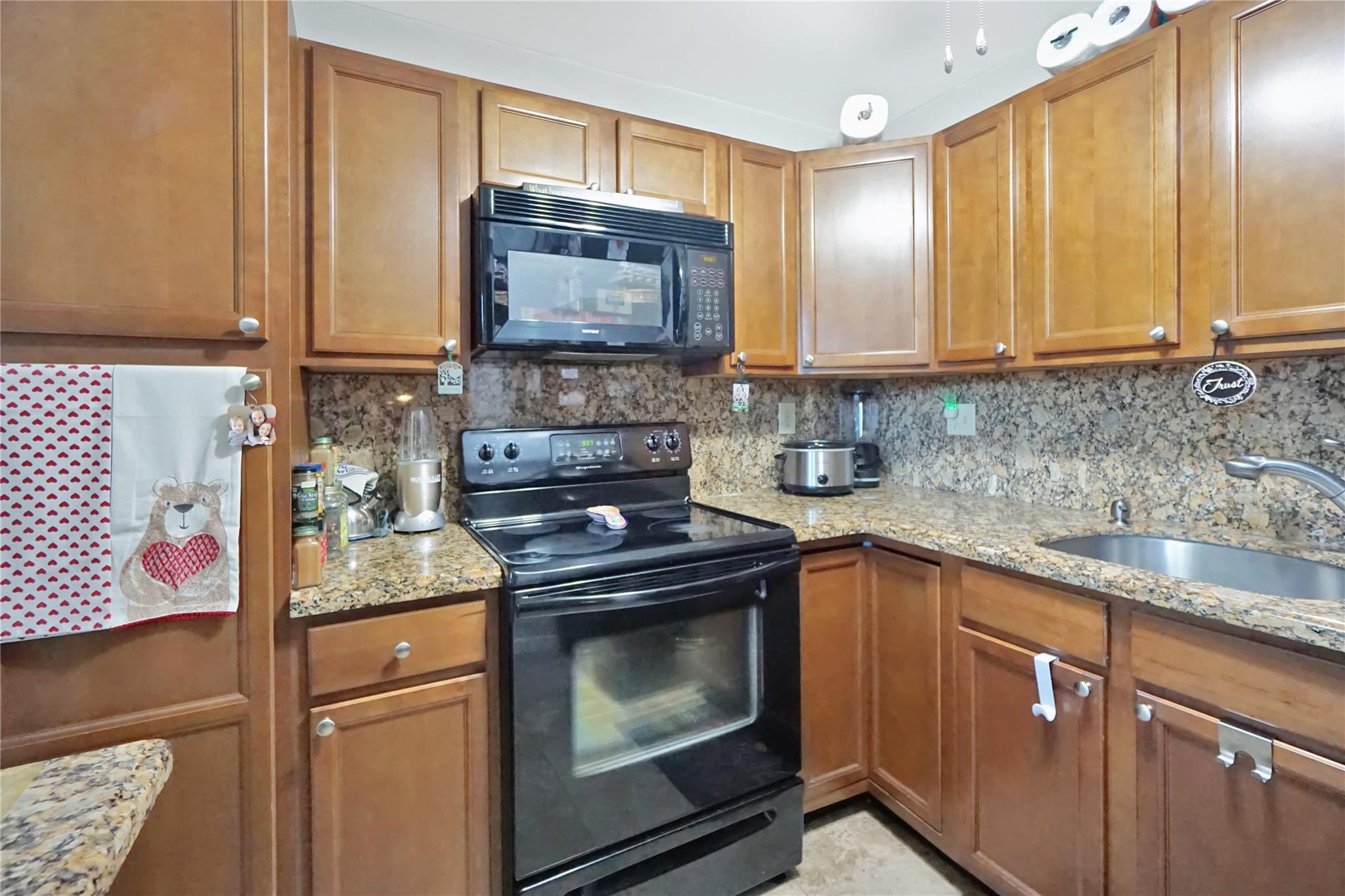 SABAL PALM - Residential