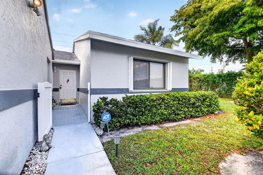This fantastic and spacious 2/2 corner unit is a MUST SEE! You'll be amazed and delighted the moment you step into this fabulous condo. Home features two large bedrooms with walk-in closets, as well as an additional room which can be used as a den or office, updated bathrooms and kitchen, and a huge enclosed porch with no backyard neighbors. This home is in excellent condition and needs nothing but its new owner. Come take a look at this lovely unit before it's gone!