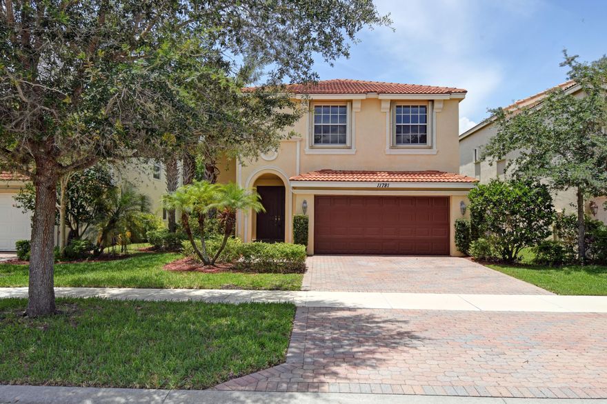 3/2.5/2 Berkeley 4 model in TownPark at Tradition. Open floor plan with big back yard. Upstairs floor plan can easily be converted to 4 bedrooms+Loft or 5 bedrooms. Tradition is a master-planned community located in the heart of Florida’s Treasure Coast. Enjoy events in Tradition Square. Minutes from shopping, restaurants, banks and access to I-95.