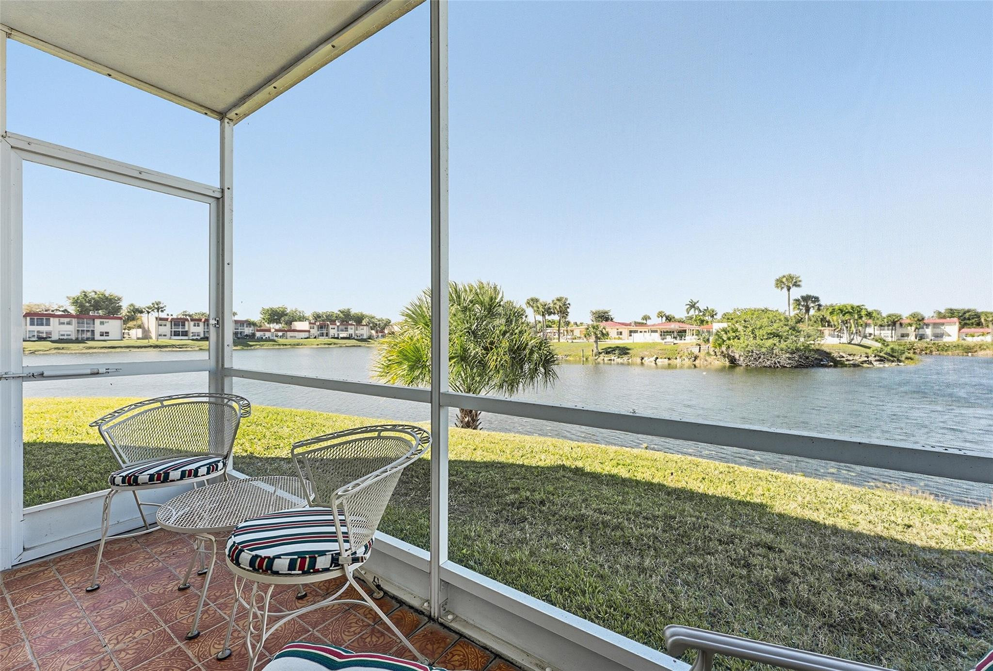 GOLDEN LAKES VILLAGE COND - Residential