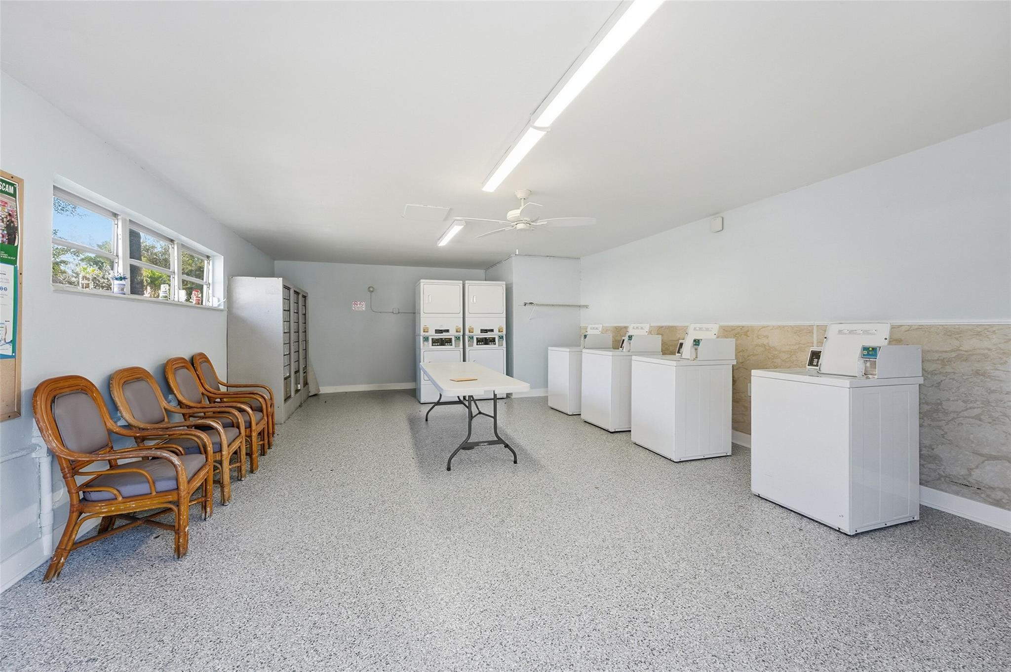 GOLDEN LAKES VILLAGE COND - Residential