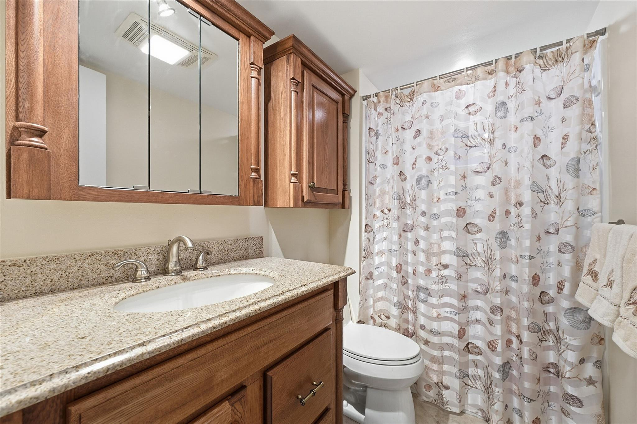 GOLDEN LAKES VILLAGE COND - Residential