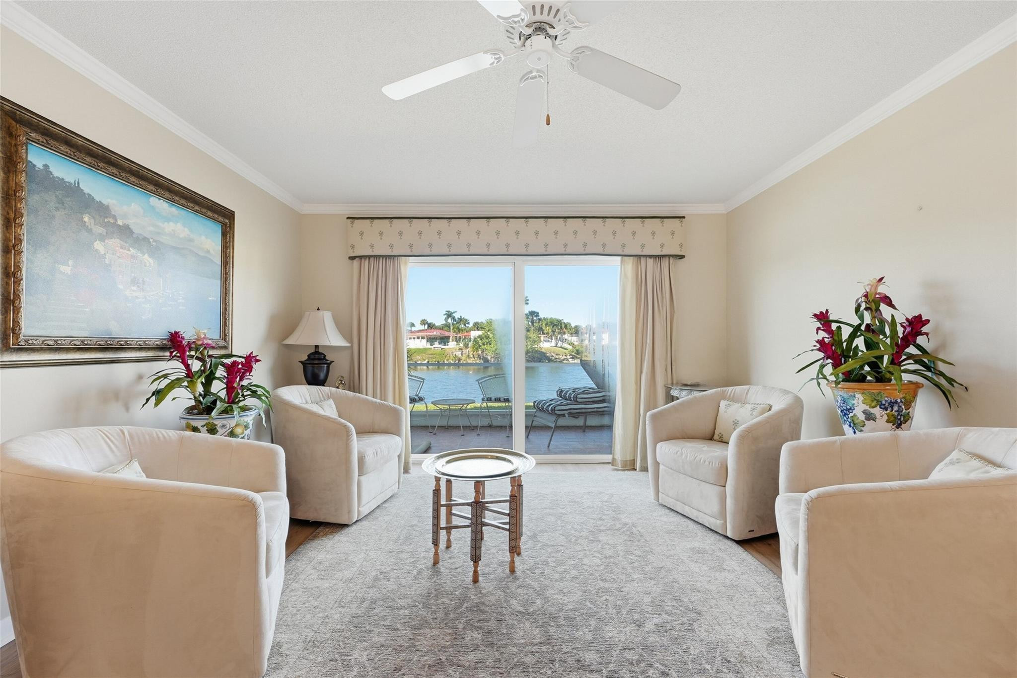 GOLDEN LAKES VILLAGE COND - Residential