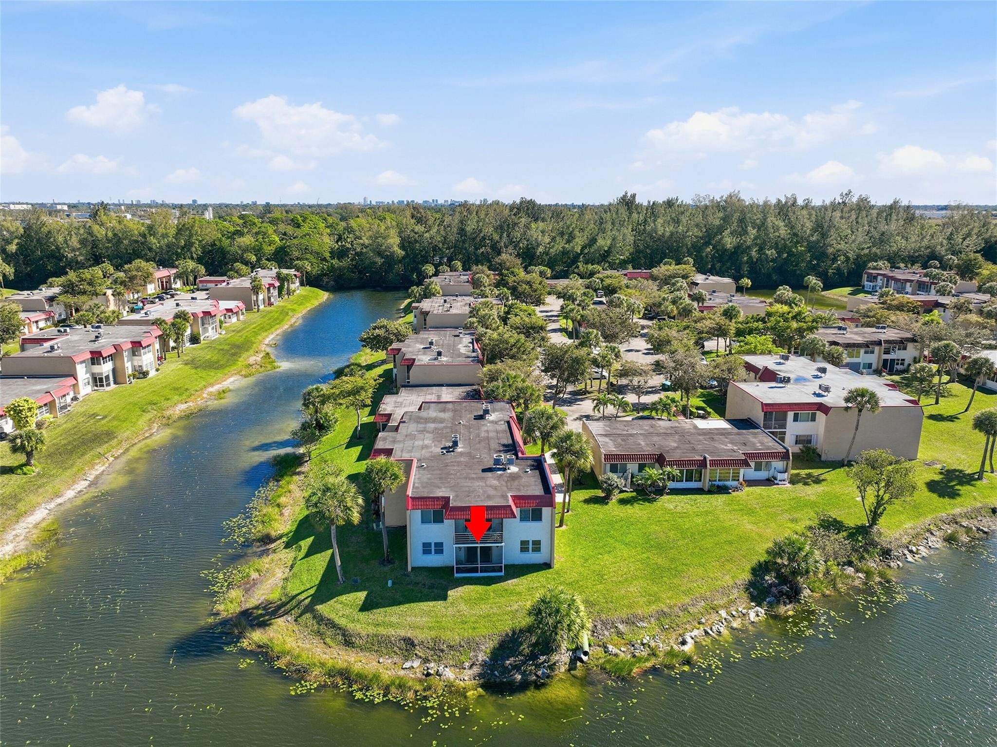 GOLDEN LAKES VILLAGE COND - Residential