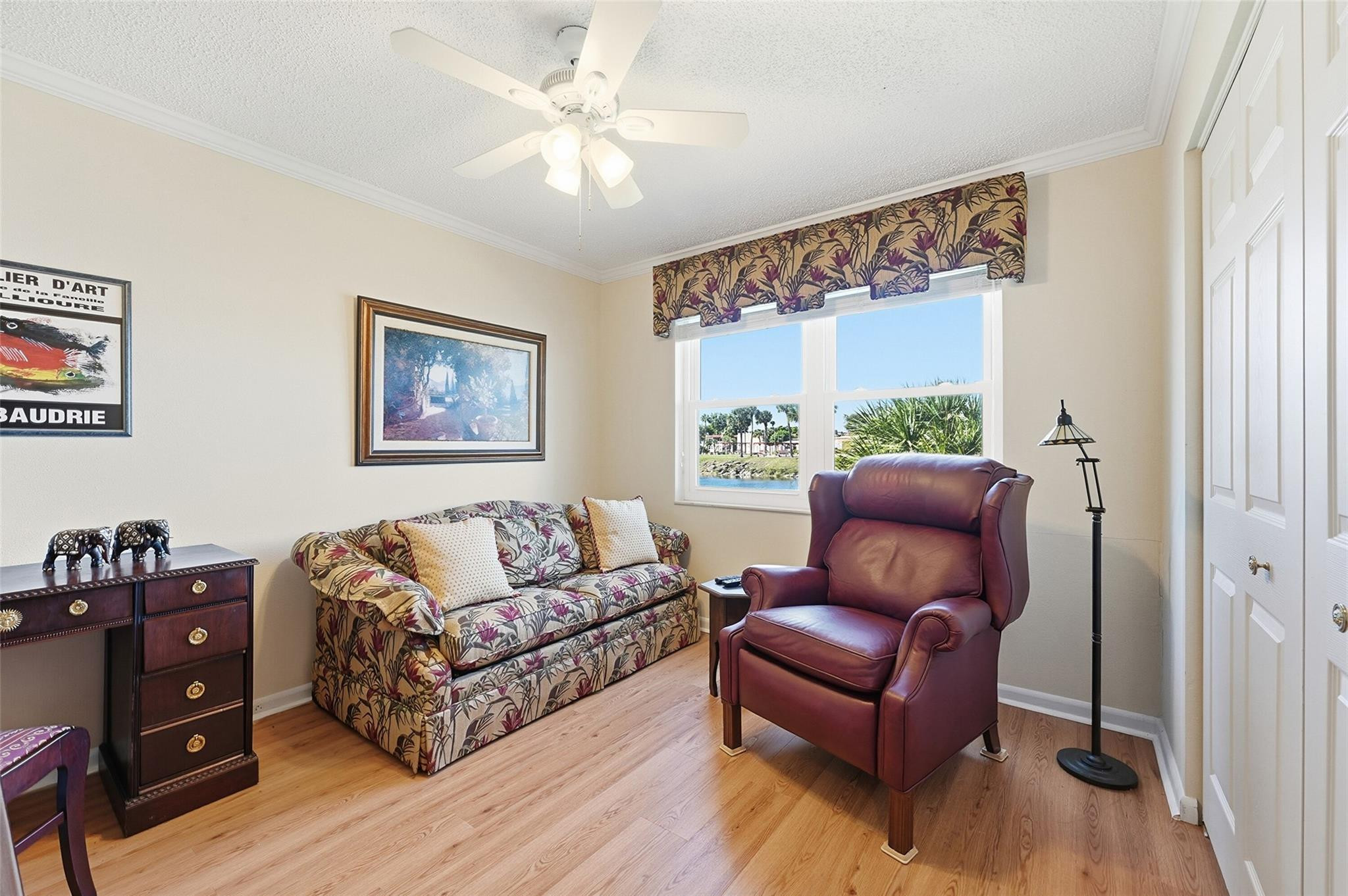 GOLDEN LAKES VILLAGE COND - Residential