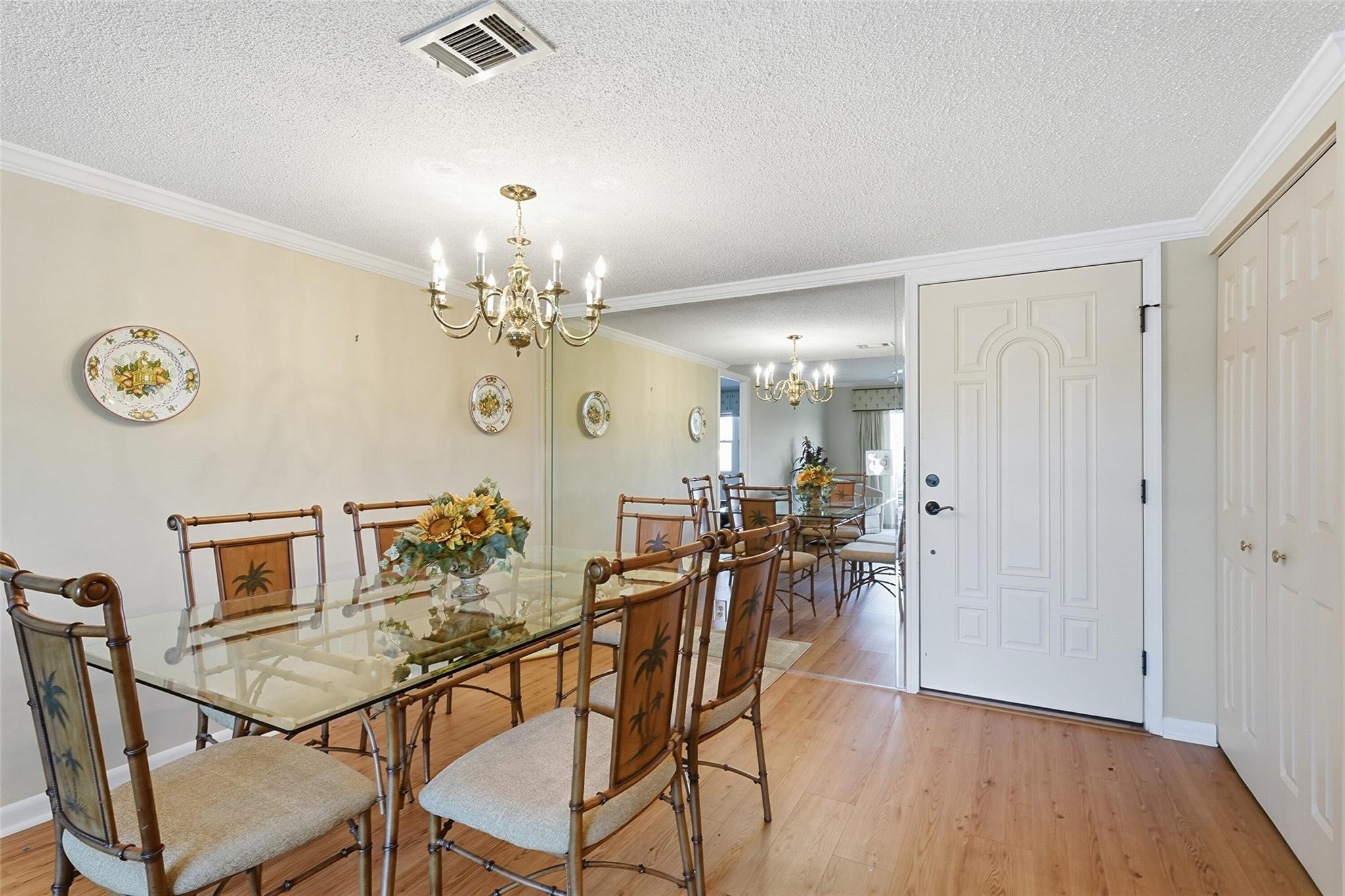 GOLDEN LAKES VILLAGE COND - Residential