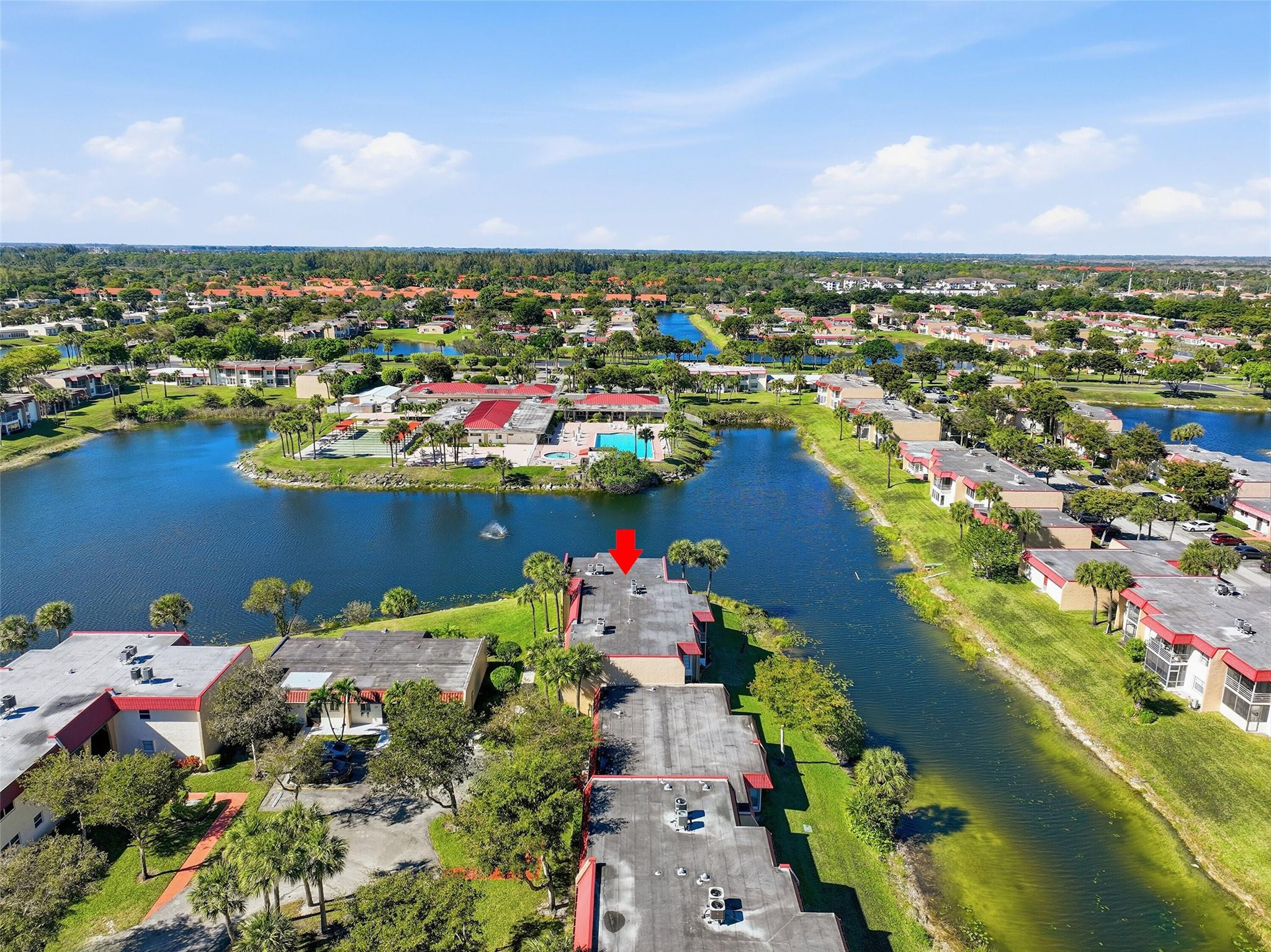 GOLDEN LAKES VILLAGE COND - Residential