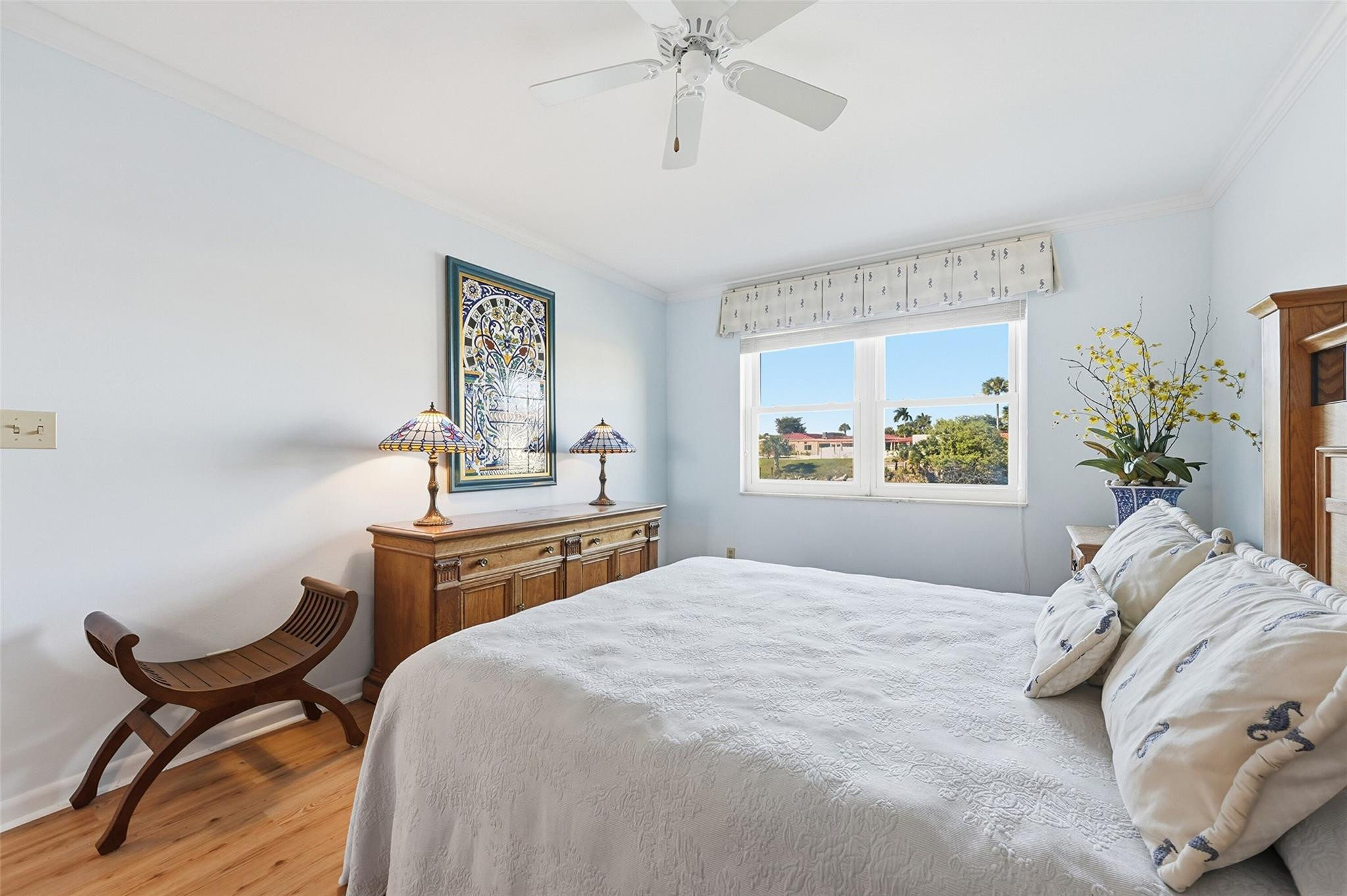 GOLDEN LAKES VILLAGE COND - Residential
