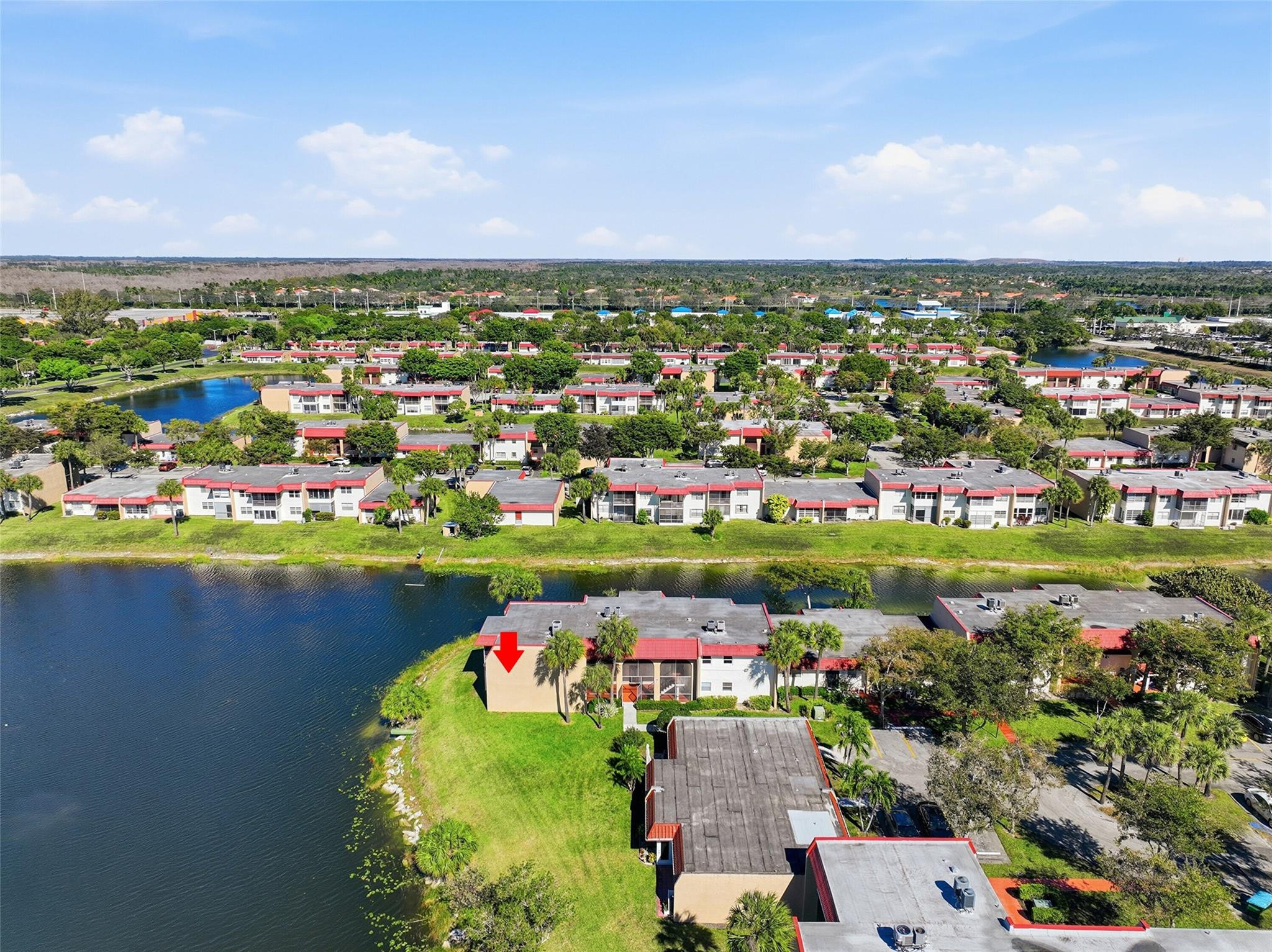 GOLDEN LAKES VILLAGE COND - Residential