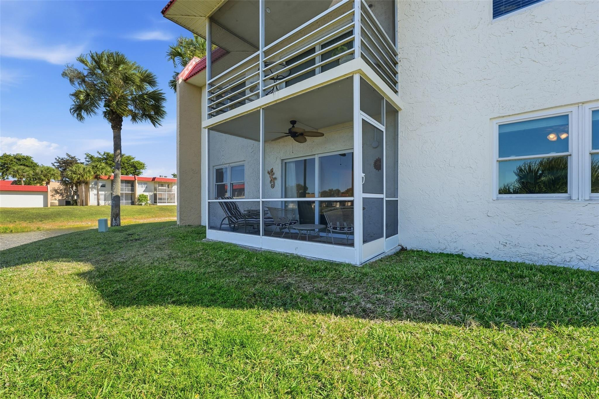 GOLDEN LAKES VILLAGE COND - Residential