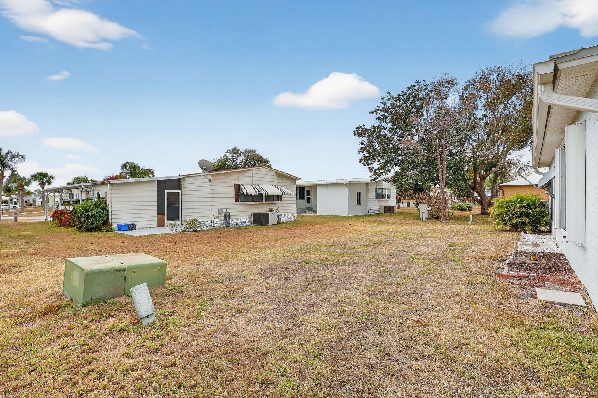 SPANISH LAKES COUNTRY CLUB VILLAGE LEASEHOLD ESTAT - Residential