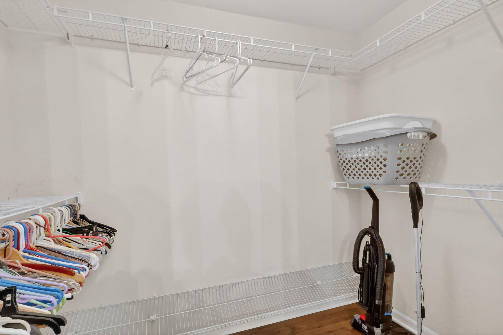 SPANISH LAKES COUNTRY CLUB VILLAGE LEASEHOLD ESTAT - Residential