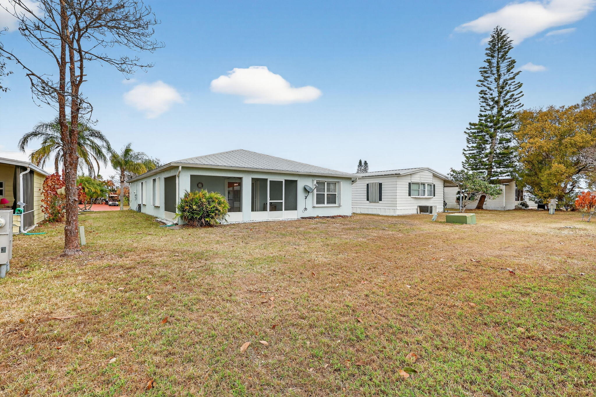 SPANISH LAKES COUNTRY CLUB VILLAGE LEASEHOLD ESTAT - Residential