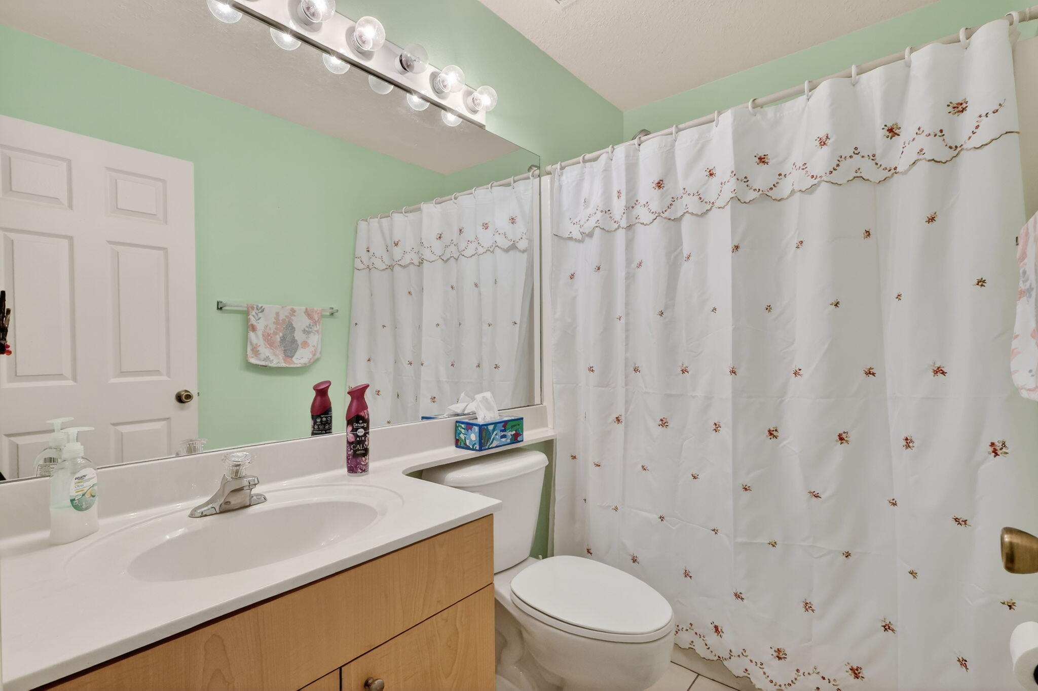 SPANISH LAKES COUNTRY CLUB VILLAGE LEASEHOLD ESTAT - Residential