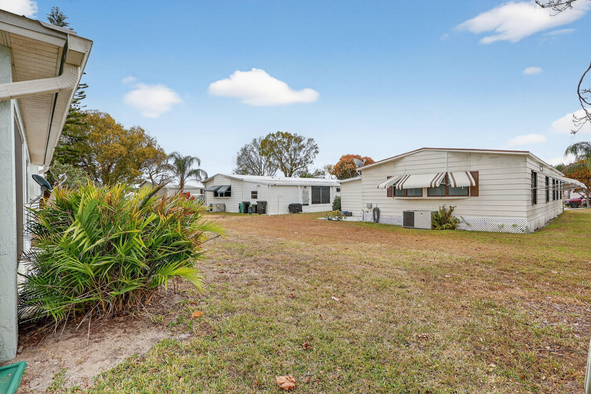 SPANISH LAKES COUNTRY CLUB VILLAGE LEASEHOLD ESTAT - Residential