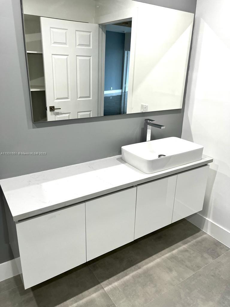 MYSTIC POINTE TOWER 500 C - Residential Lease