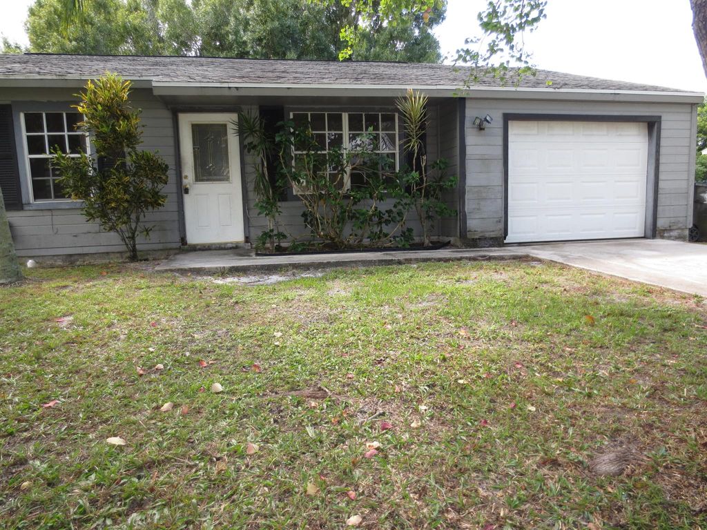Photo of 3165 SE East Blackwell Drive, Port Saint Lucie, FL 34952 (MLS # R11132744)