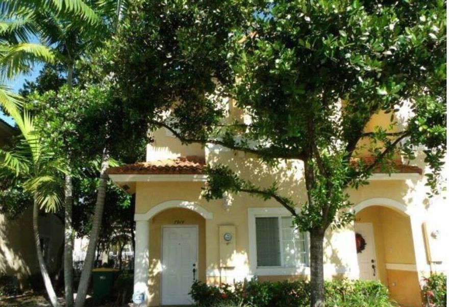 2 bedroom 2 1/2 bath townhouse. This corner unit has tile floor throughout the first floor and wood floor on the stairs and second floor. Open back patio with storage, washer/dryer in unit. Tenant responsible for all utilities.  Renters insurance required. $300 Admin Fee and $75/adult All County application fee required before move in. Anyone over 18 must complete All County online application. All applicants are also subject to HOA application fees, deposits, rules, policies, procedures, and processes. All County does not accept responsibility for HOA rental fees or board approval process.  $100 Non Refundable application fee (One per applicant over the age of 18 if not married) Cash or Money Order Only Made Payable to: Consolidated Community Management, Inc. NO Trucks/vans/Motorcycles  2 bedroom 2 1/2 bath townhouse. This corner unit has tile floor throughout the first floor and wood floor on the stairs and second floor. Open back patio with storage, washer/dryer in unit. Tenant responsible for all utilities. $300 Admin Fee and $75/adult All County application fee required before move in. Anyone over 18 must complete All County online application. All applicants are also subject to HOA application fees, deposits, rules, policies, procedures, and processes. All County does not accept responsibility for HOA rental fees or board approval process.  $100 Non Refundable application fee (One per applicant over the age of 18 if not married) Cash or Money Order Only Made Payable to: Consolidated Community Management, Inc. Trucks/vans are not allowed to be parked on this property.  Motorcycles are not allowed to be parked on this property.