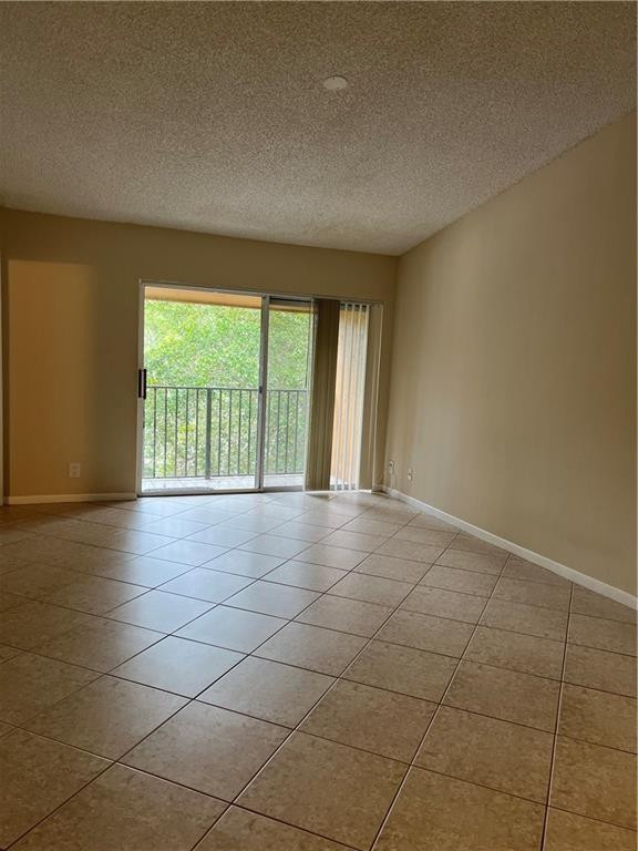 Lakes Of Jacaranda Condo - Residential Lease