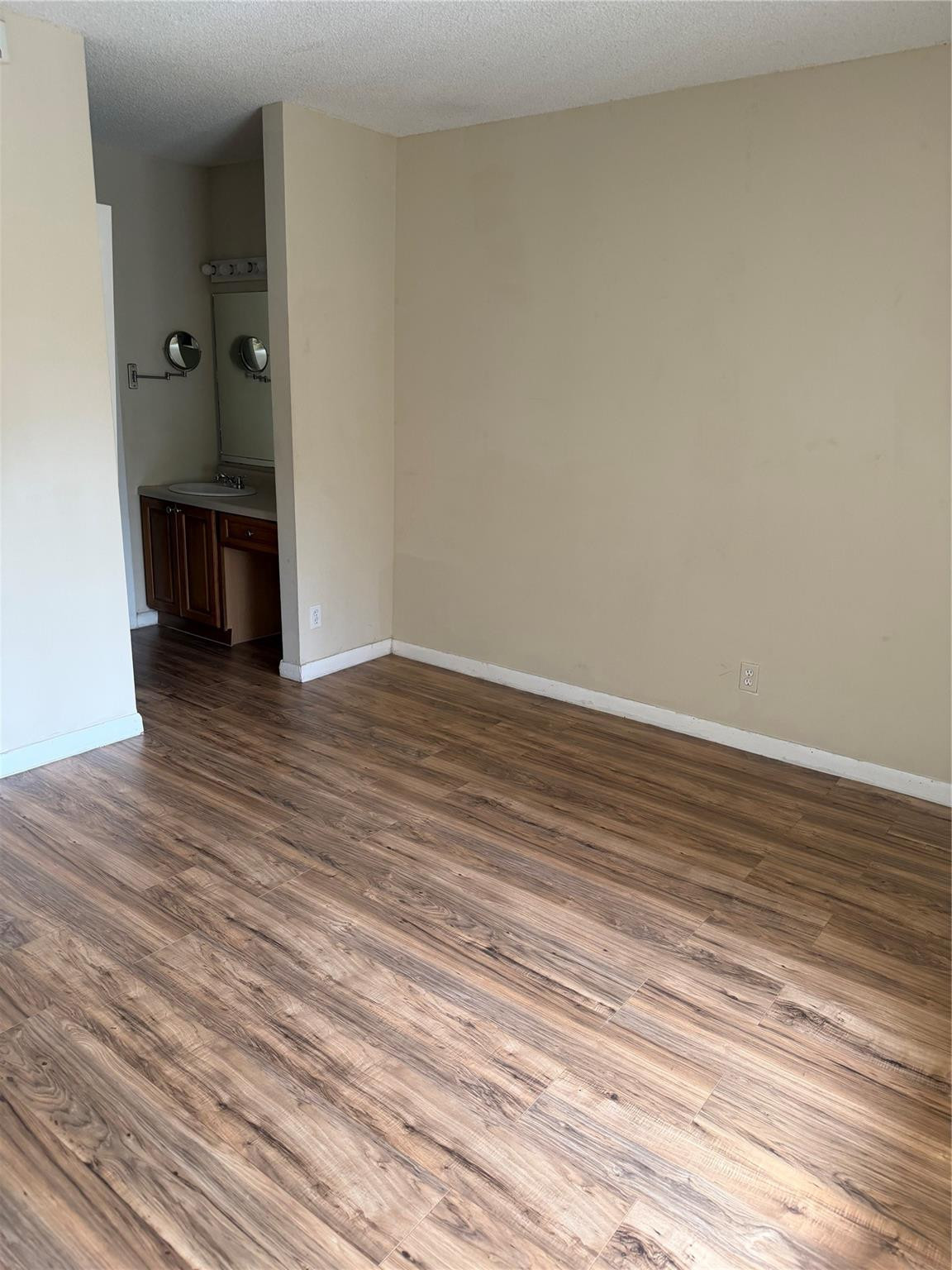 Lakes Of Jacaranda Condo - Residential Lease