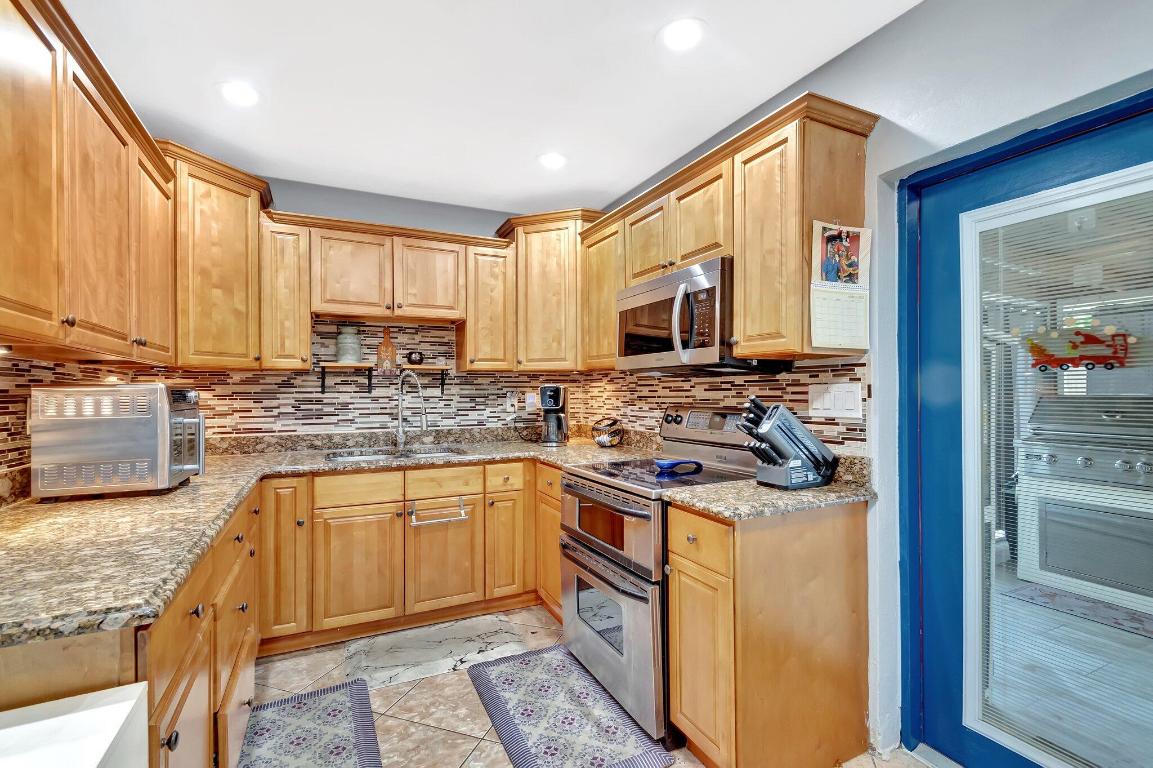 SEMINOLE MANOR 2 - Residential