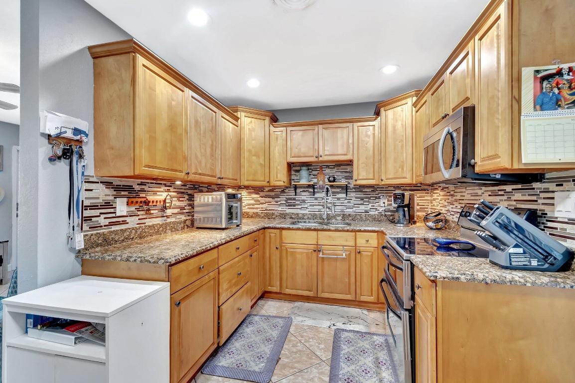 SEMINOLE MANOR 2 - Residential