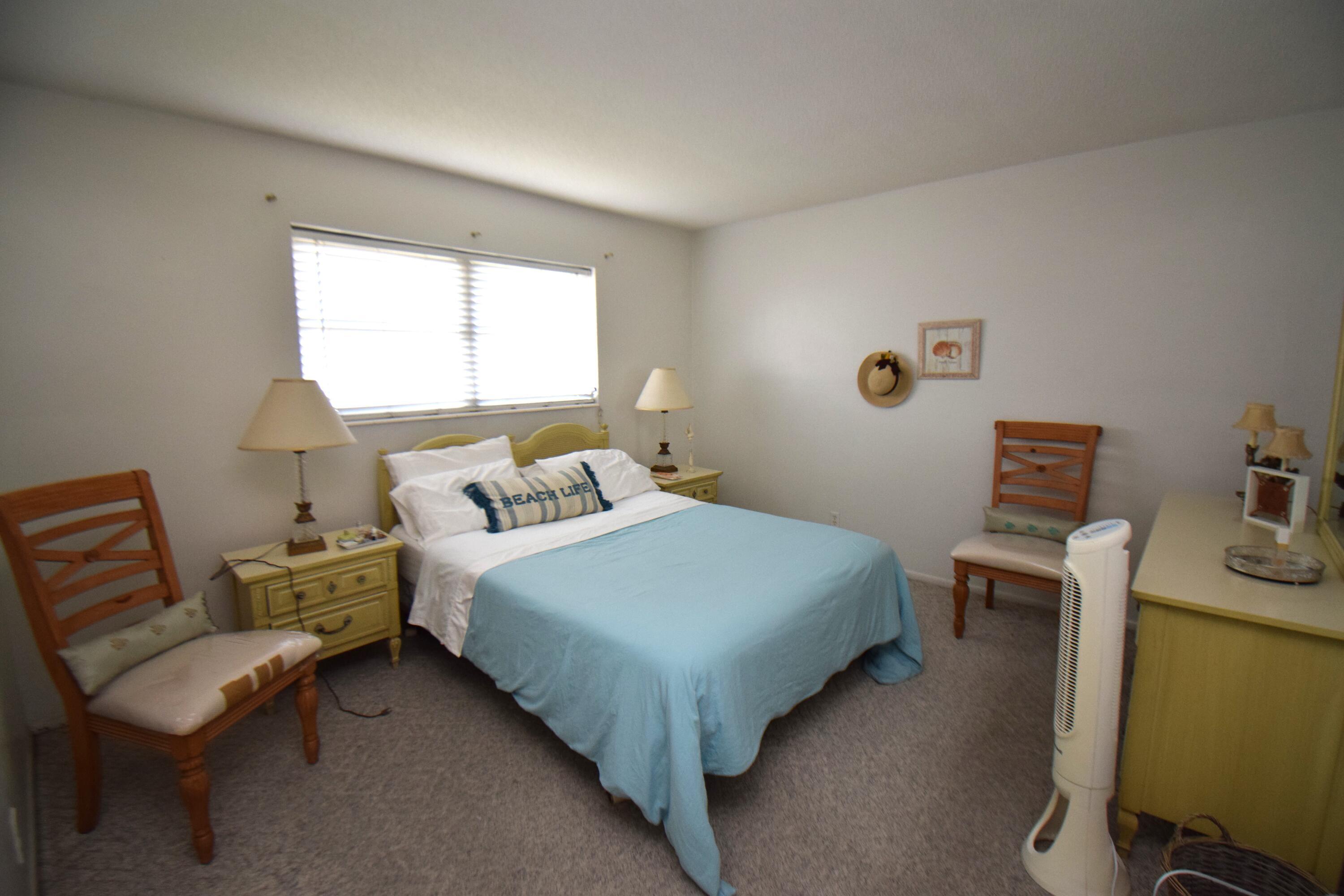 VILLAGE ROYALE CONDO 6 - Residential