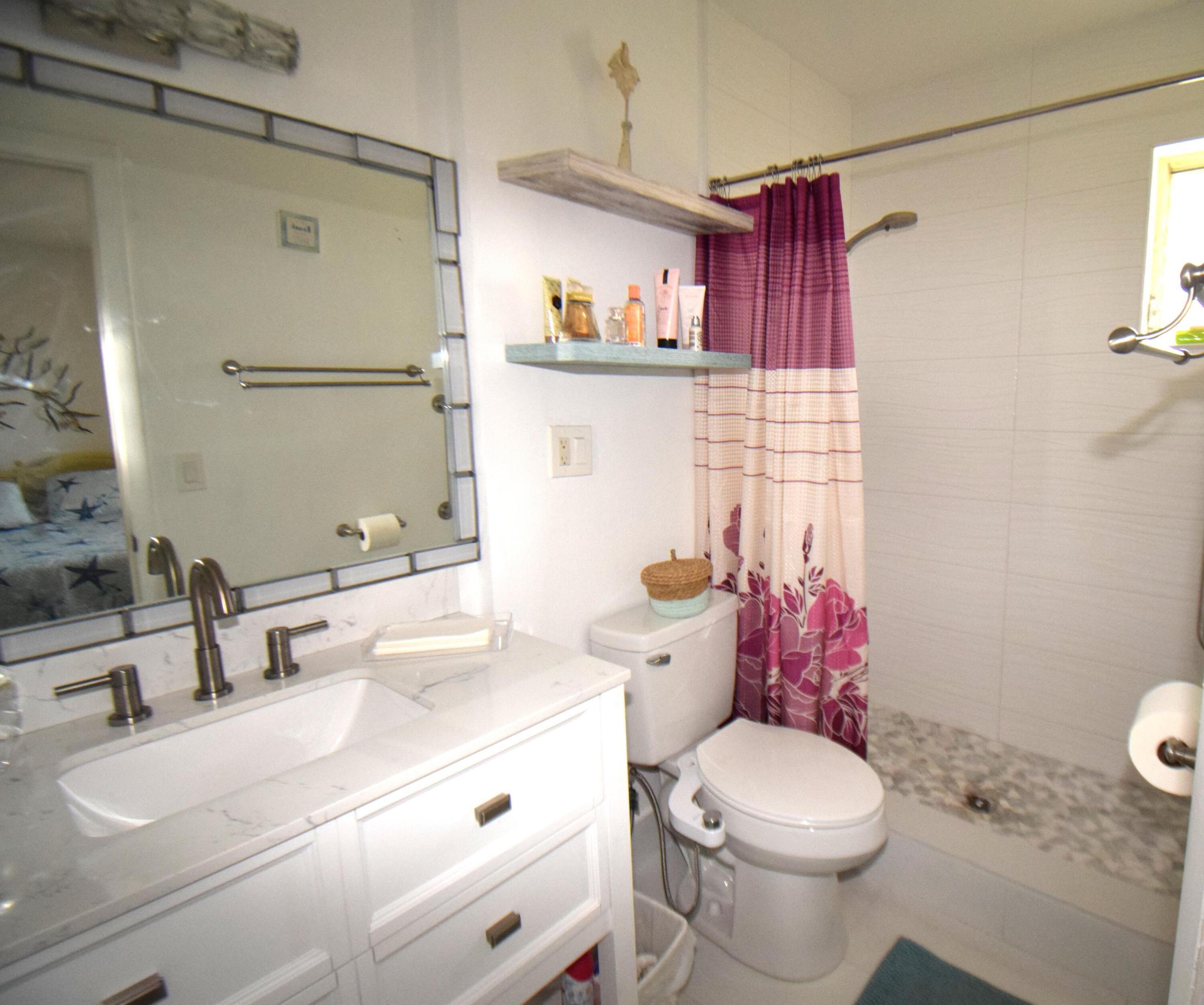 VILLAGE ROYALE CONDO 6 - Residential