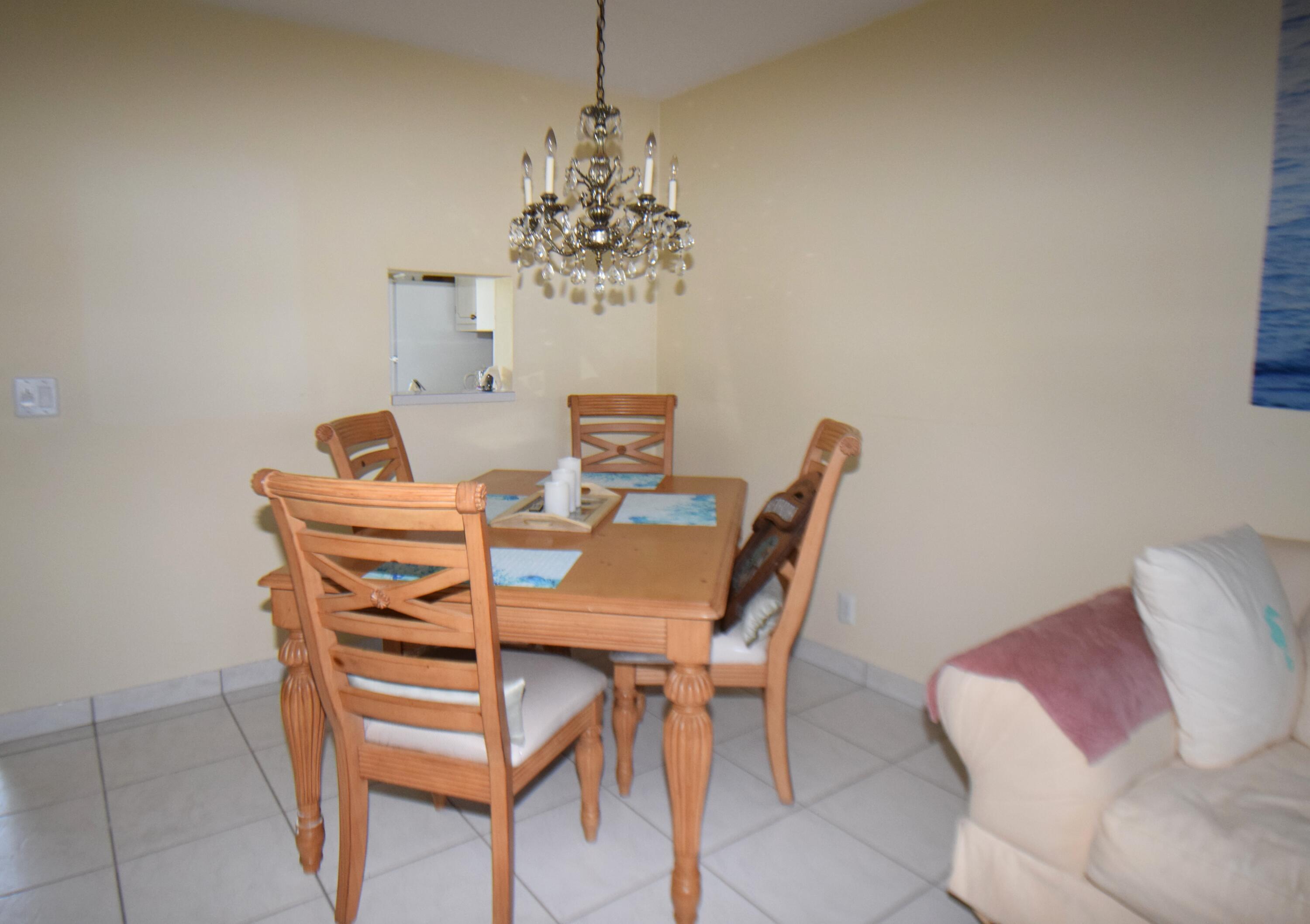 VILLAGE ROYALE CONDO 6 - Residential
