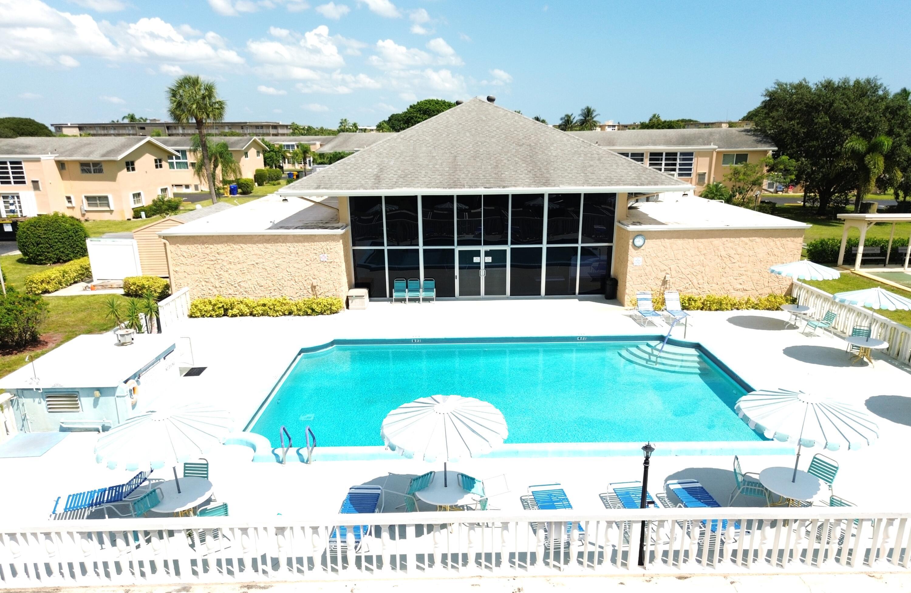 VILLAGE ROYALE CONDO 6 - Residential
