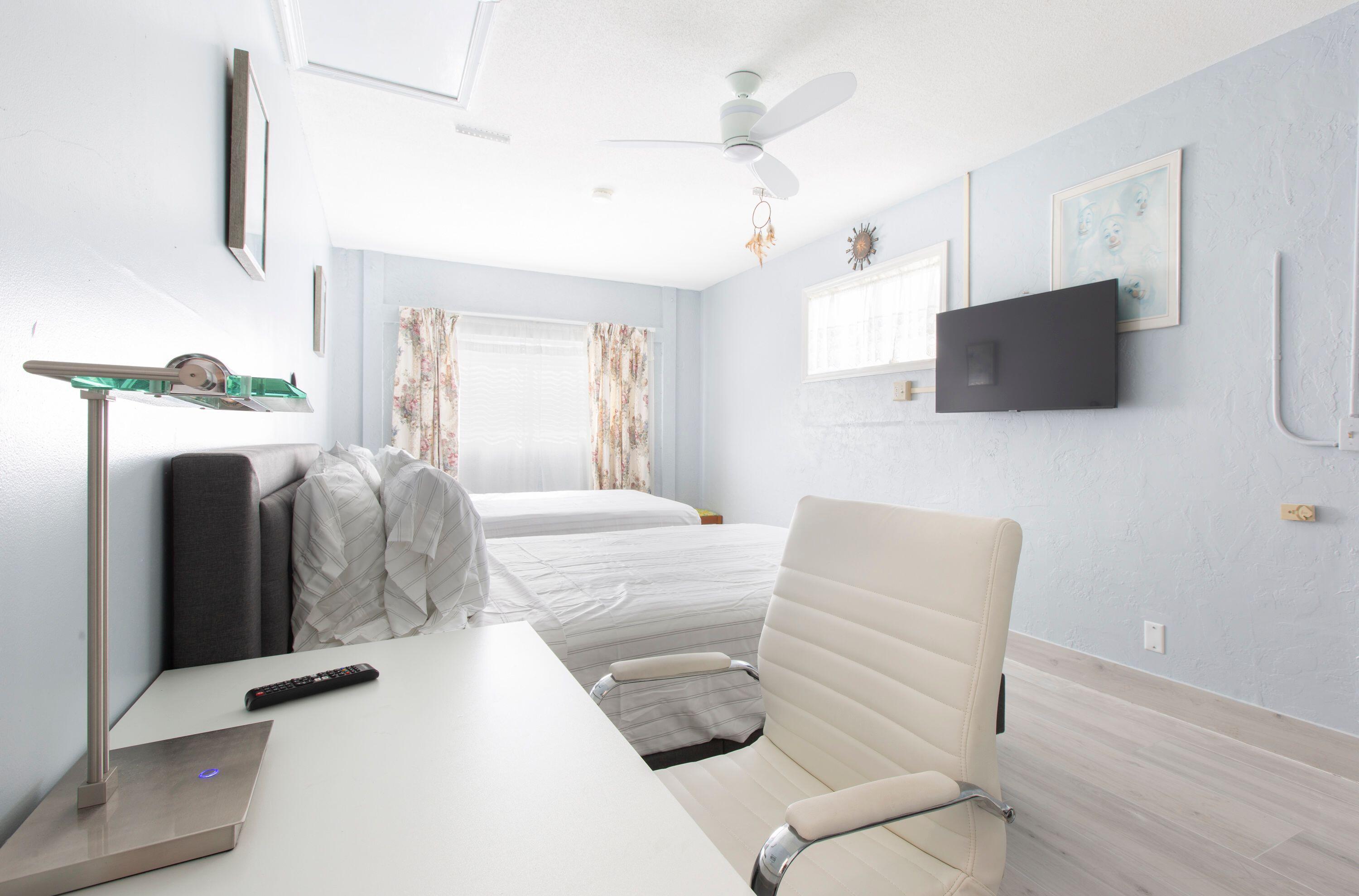 PALM BEACH GARDENS ESTATES - Residential Lease