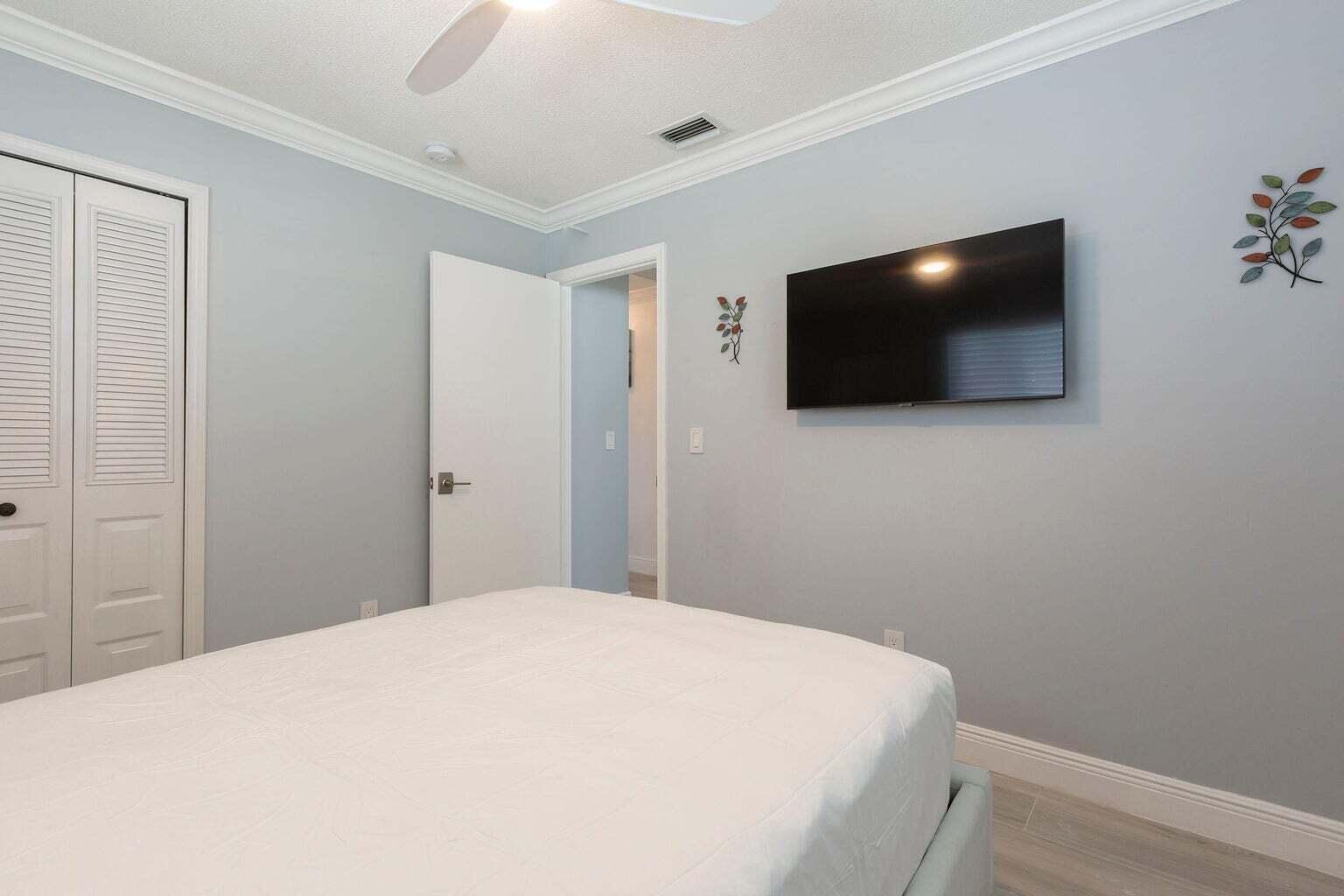 PALM BEACH GARDENS ESTATES - Residential Lease