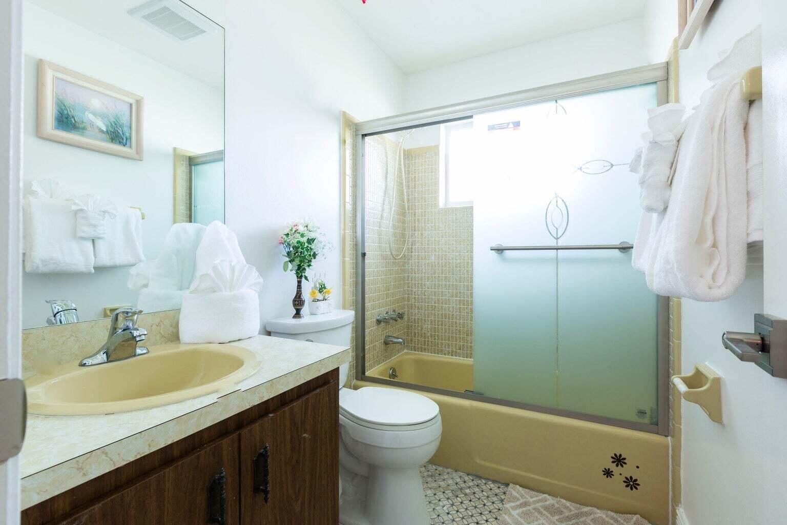 PALM BEACH GARDENS ESTATES - Residential Lease