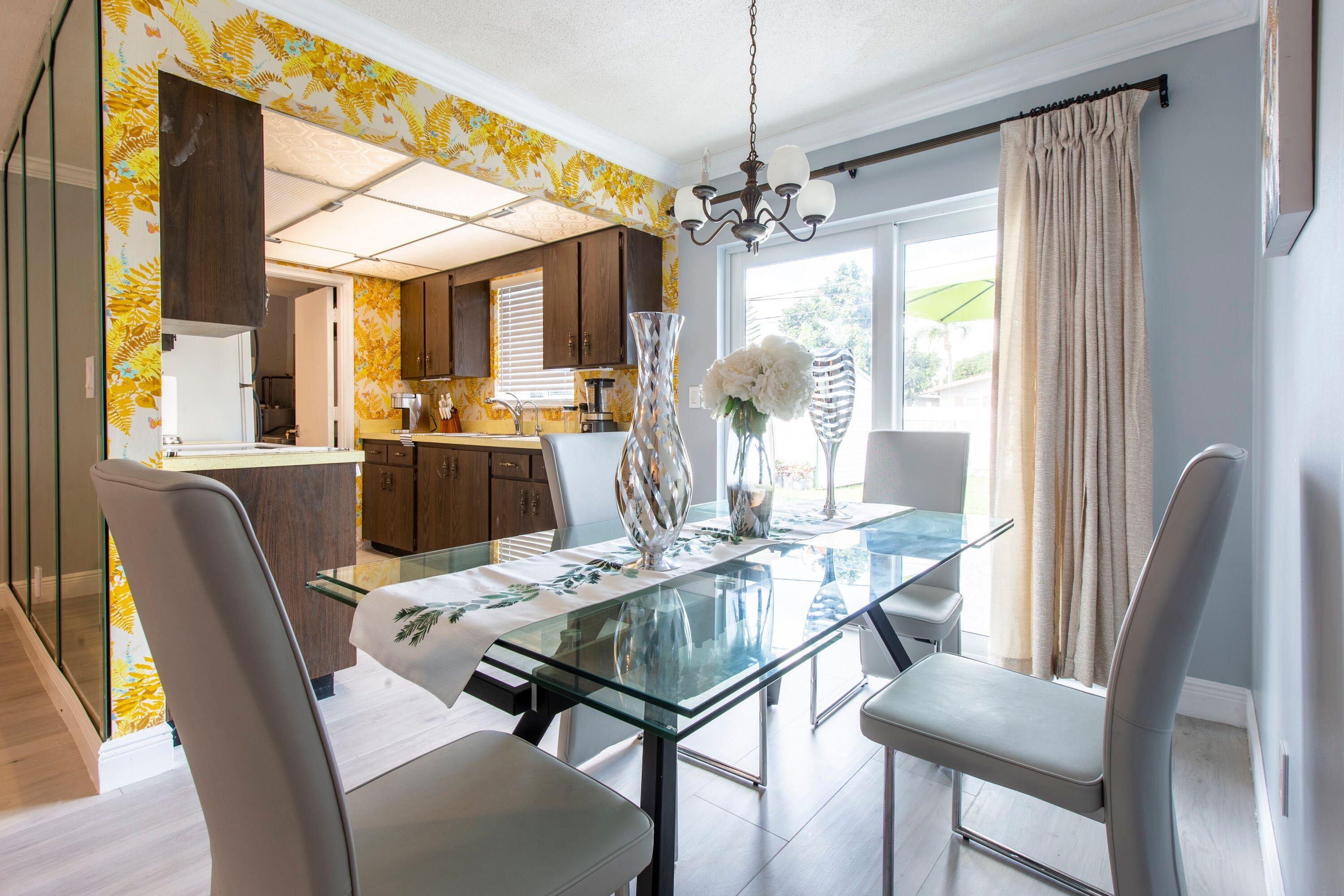 PALM BEACH GARDENS ESTATES - Residential Lease