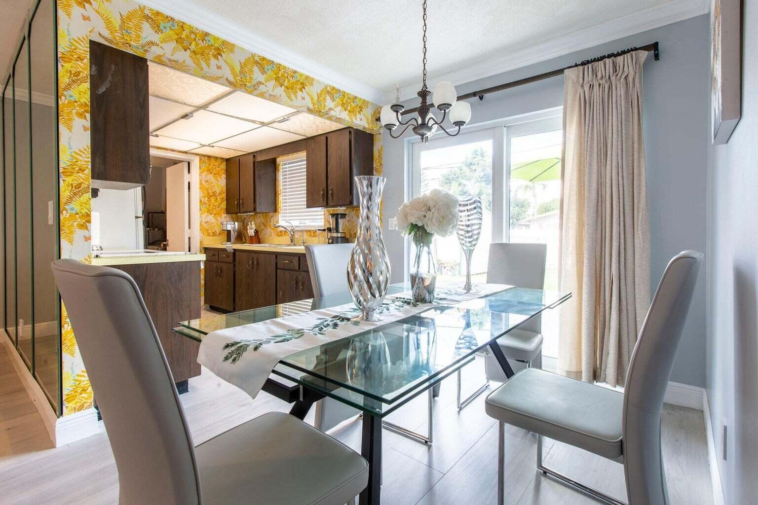 PALM BEACH GARDENS ESTATES - Residential Lease