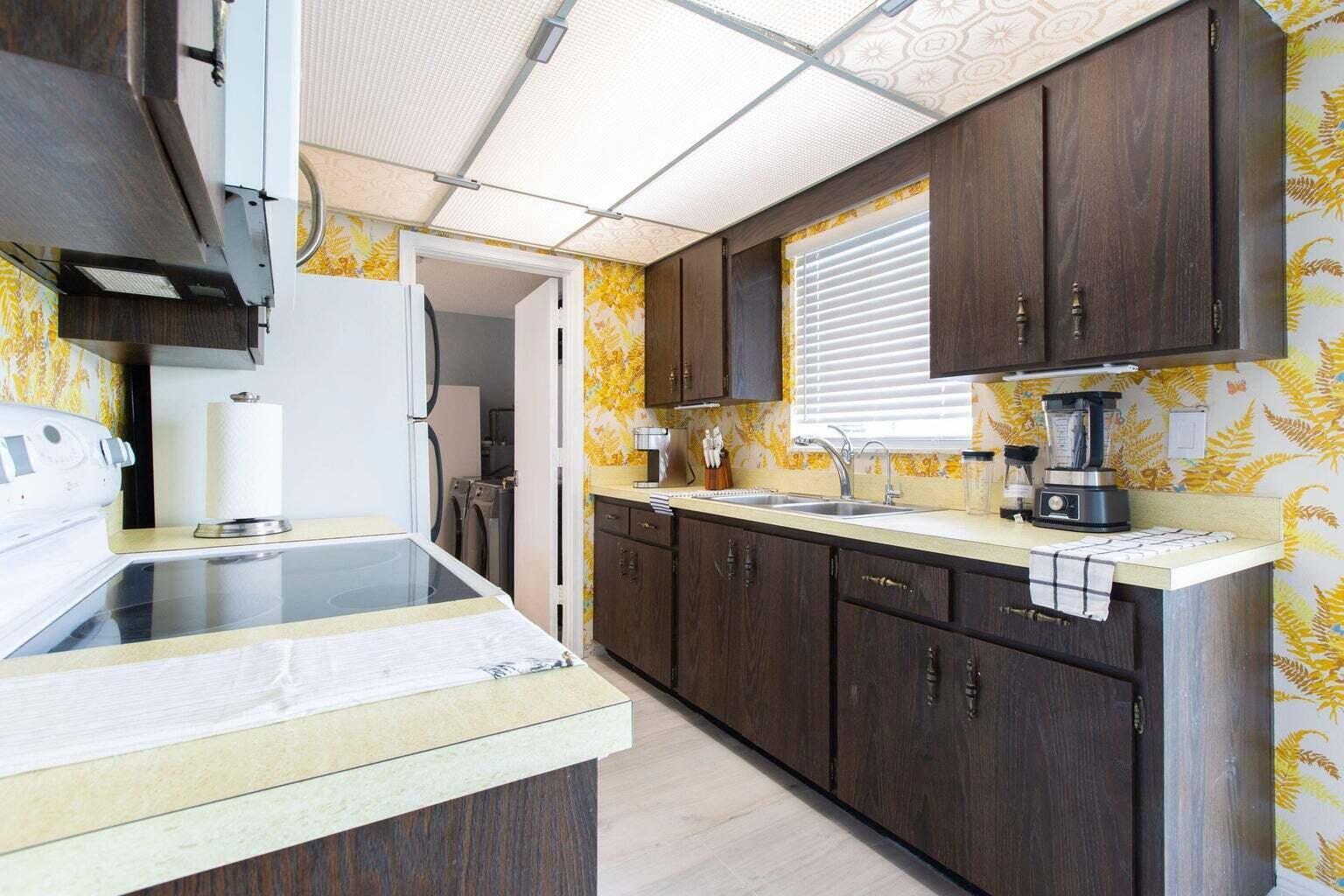PALM BEACH GARDENS ESTATES - Residential Lease