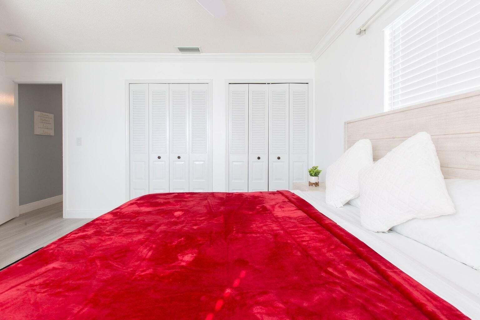 PALM BEACH GARDENS ESTATES - Residential Lease