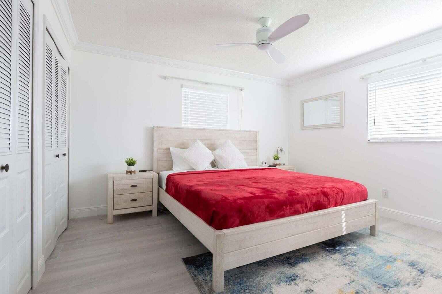 PALM BEACH GARDENS ESTATES - Residential Lease